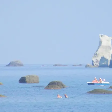 Villa Con Giardino Esclusivo Di 1000 Mq, Piscina, Tennis, Calcio, Bocce *