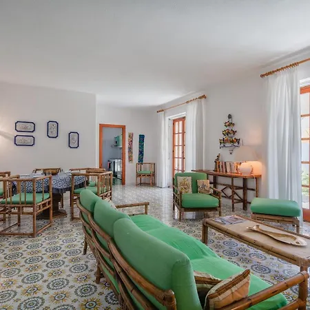 Villa Con Giardino Esclusivo Di 1000 Mq, Piscina, Tennis, Calcio, Bocce Forio (Isola d'Ischia)