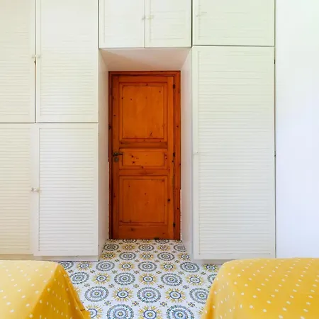 Villa Con Giardino Esclusivo Di 1000 Mq, Piscina, Tennis, Calcio, Bocce Forio (Isola d'Ischia)
