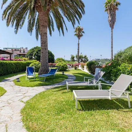 Con Giardino Esclusivo Di 1000 Mq, Piscina, Tennis, Calcio, Bocce Villa Forio (Isola d'Ischia)
