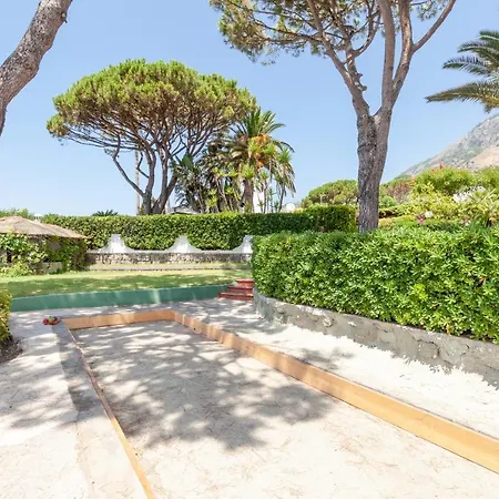 Con Giardino Esclusivo Di 1000 Mq, Piscina, Tennis, Calcio, Bocce * Forio (Isola d'Ischia)