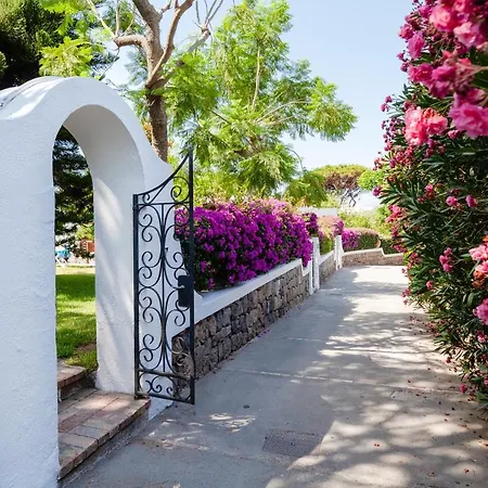 Con Giardino Esclusivo Di 1000 Mq, Piscina, Tennis, Calcio, Bocce Forio (Isola d'Ischia)