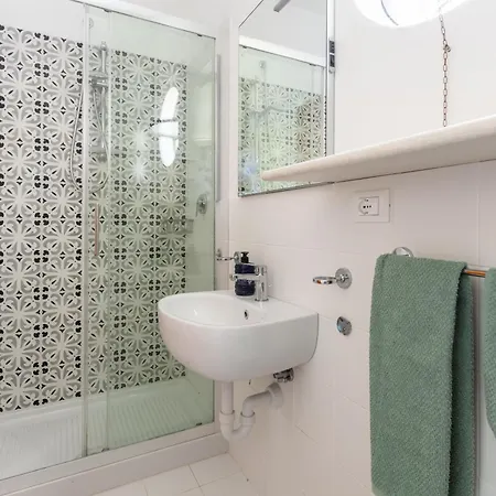 Villa Con Giardino Esclusivo Di 1000 Mq, Piscina, Tennis, Calcio, Bocce Forio (Isola d'Ischia)