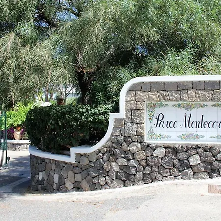 Con Giardino Esclusivo Di 1000 Mq, Piscina, Tennis, Calcio, Bocce * Forio (Isola d'Ischia)